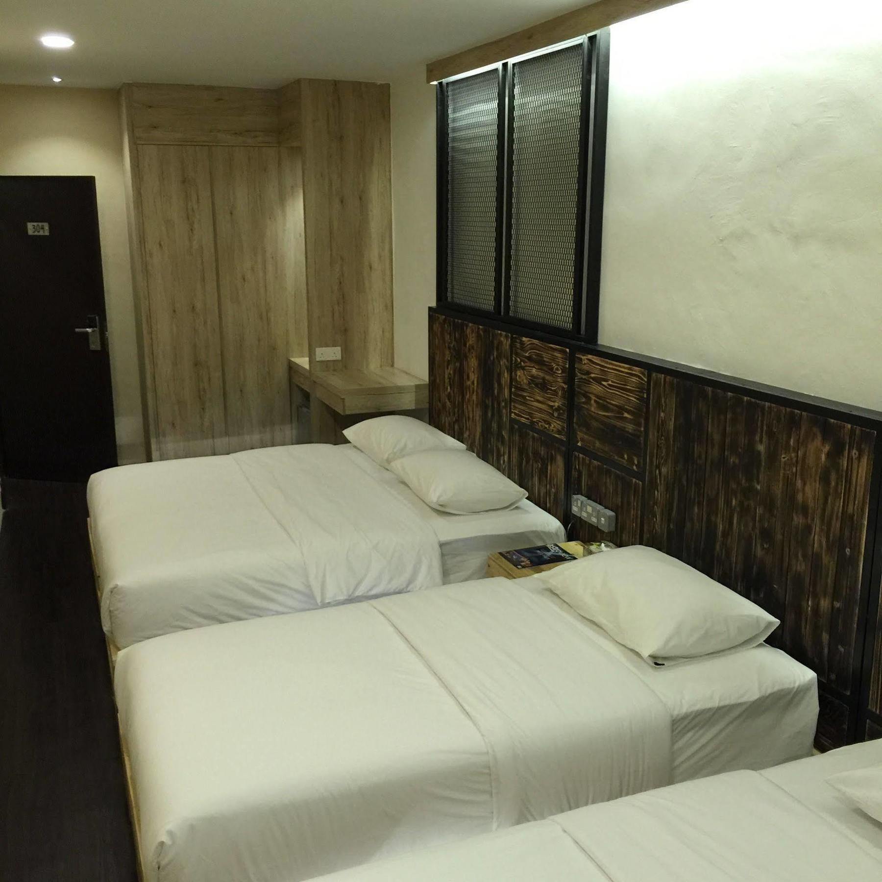 The Oikos Hotel Pontian Kecil Exteriér fotografie